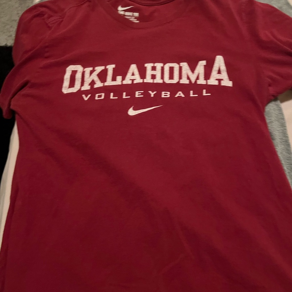 OU nike oklahoma volleyball short sleeve tee shirt size medium